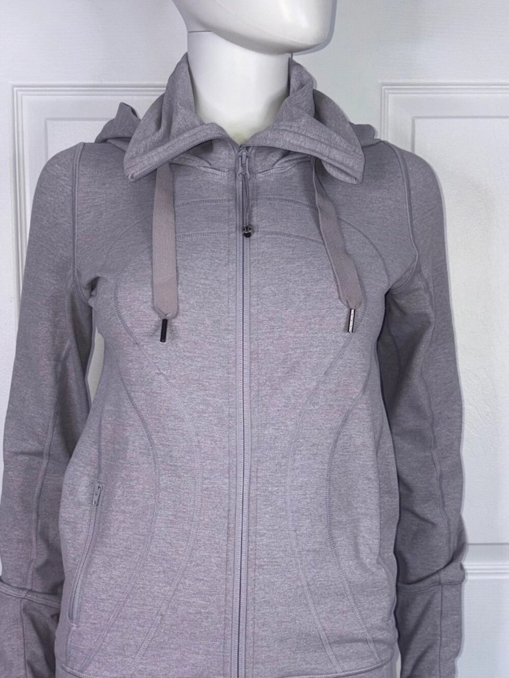 LULULEMON women's  full-zip hoodie size 4 - Picture 2 of 2